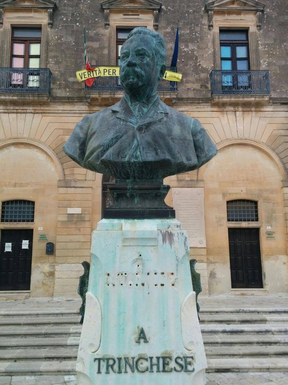 Salvatore Trinchese's bust (3).jpg